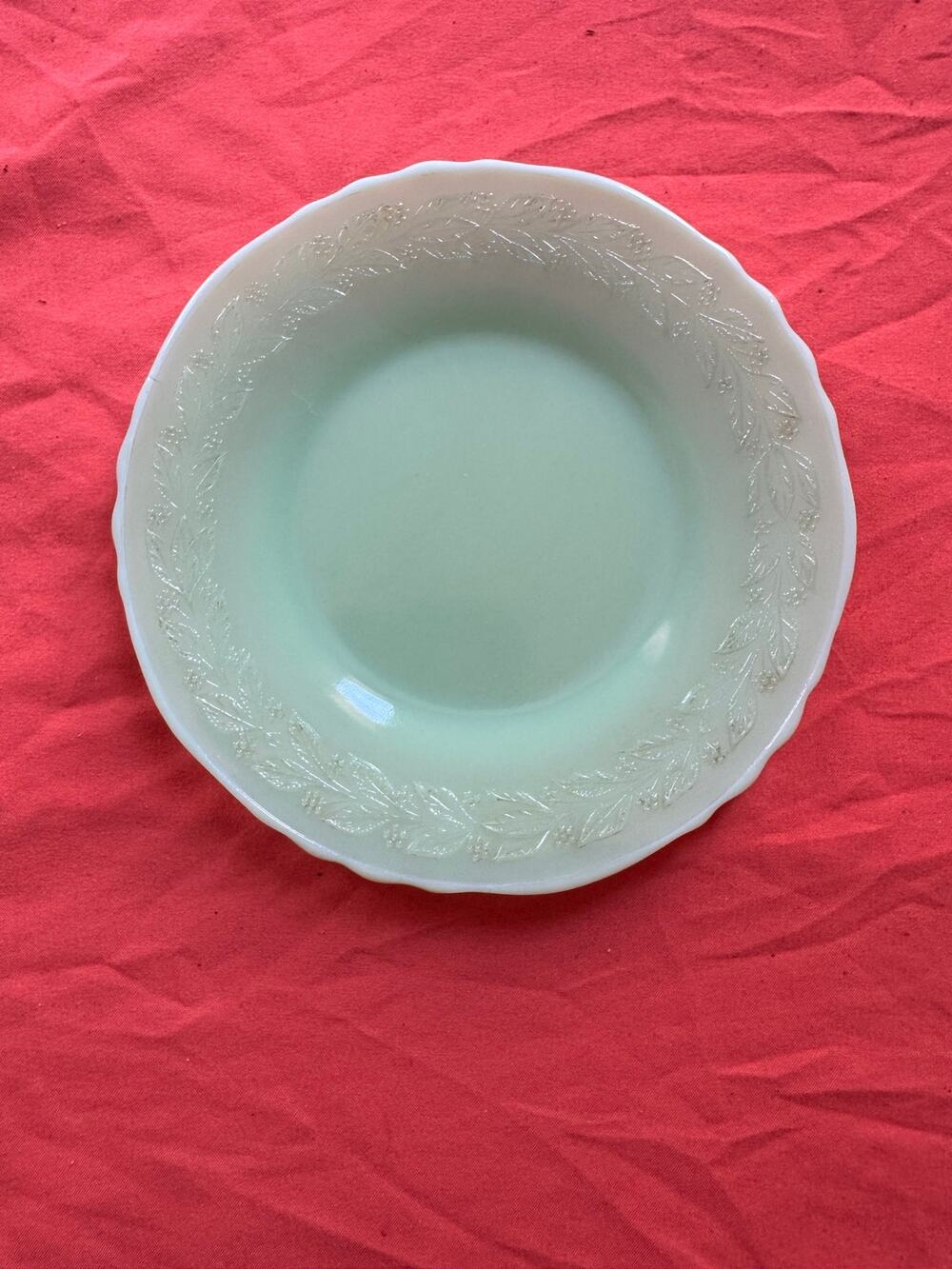 Vintage 1930s McKee Laurel Jadite Uranium Glass 6" Plate McK Mark Glows